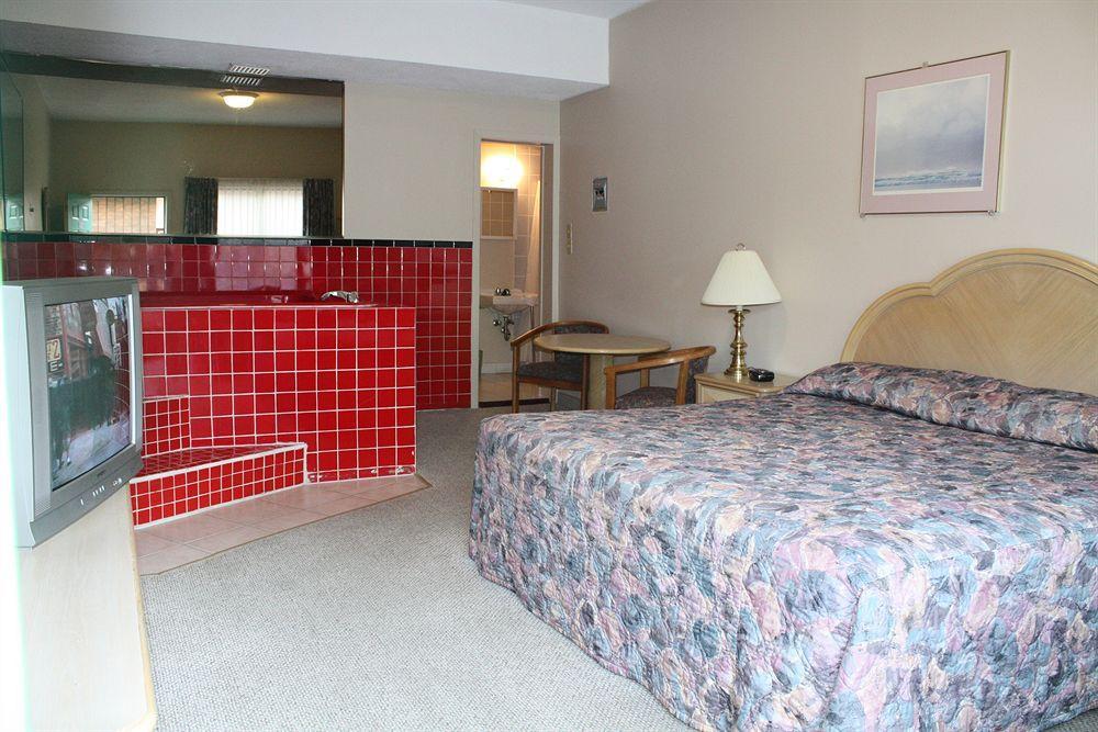 Tropicana Inn 9/30