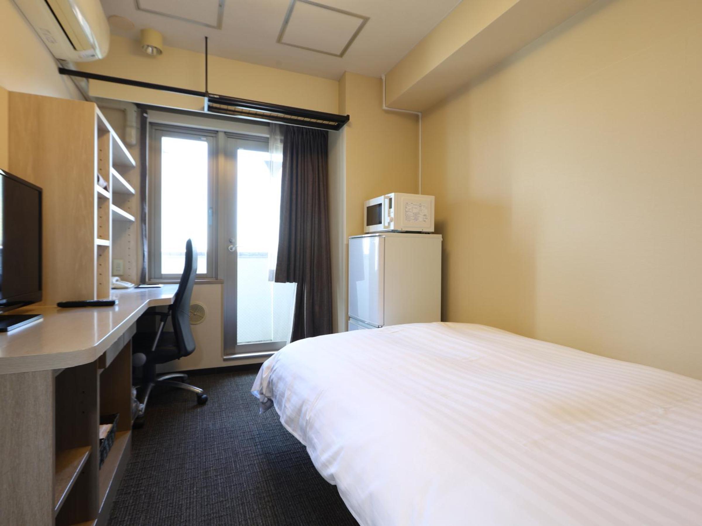 Residential, Economy, Double Bed, Station Side, Smoking