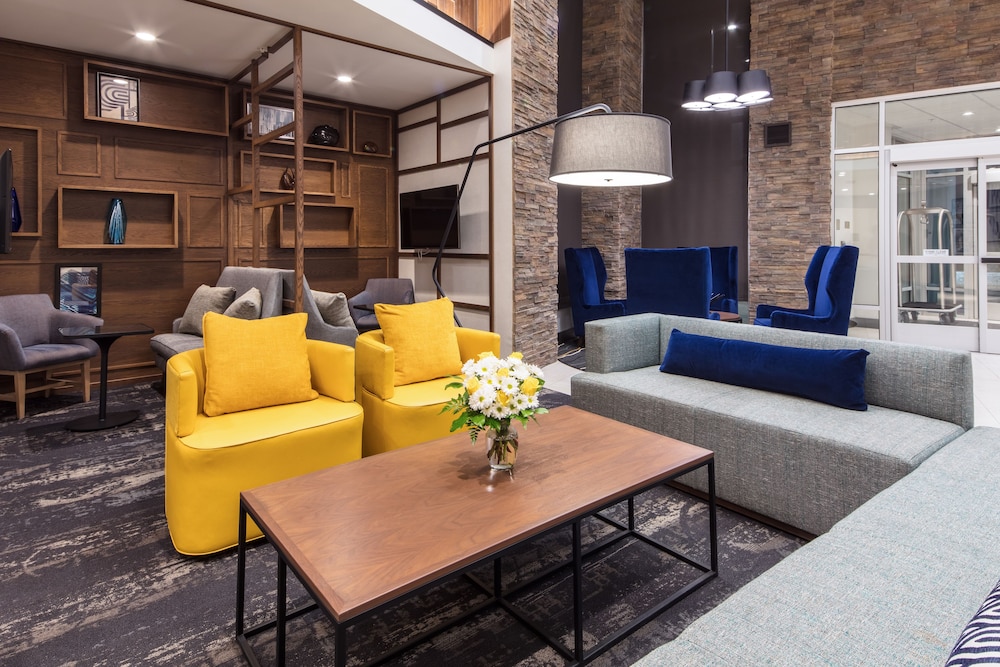 Hyatt Place Delano 36/55