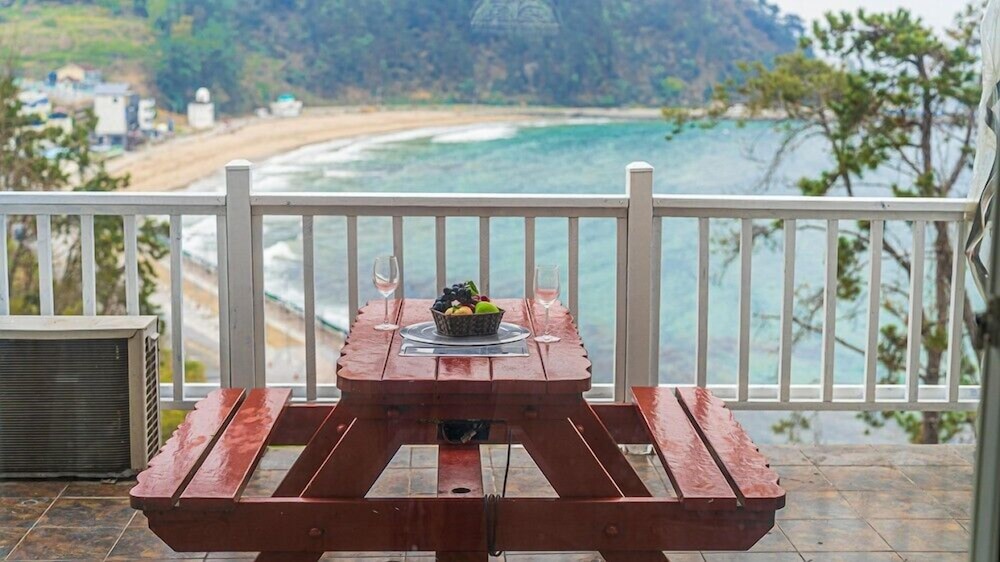 Geoje White O Pension 39/50