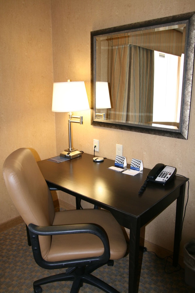 Hampton Inn And Suites Barstow 36/43
