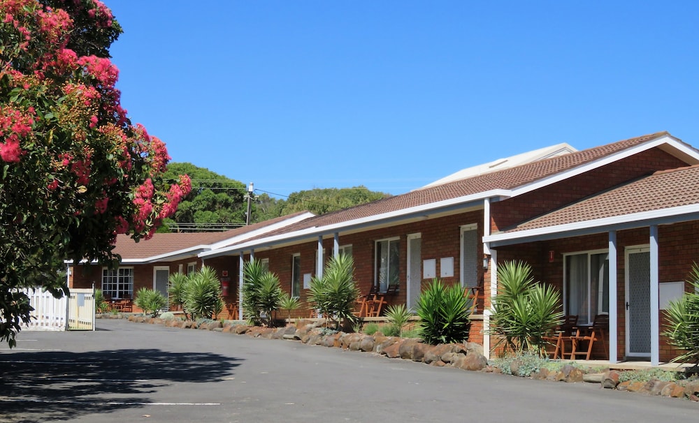 PORT CAMPBELL MOTOR INN 6/50