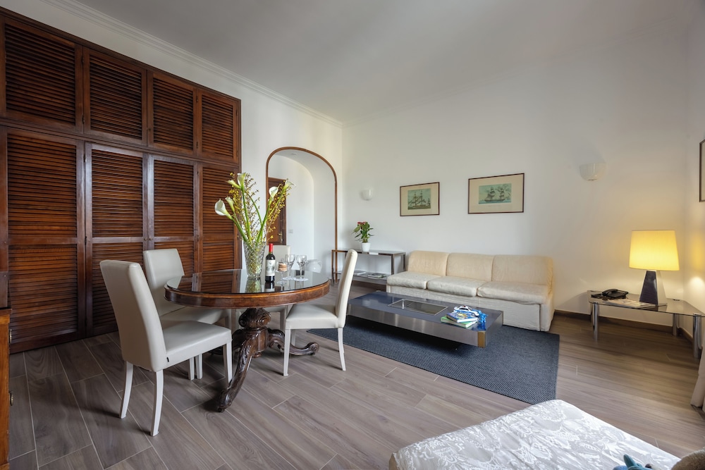 Aldrovandi Residence City Suites 40/75