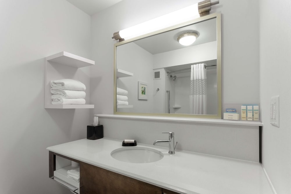 Hampton Inn Bloomington 12/62