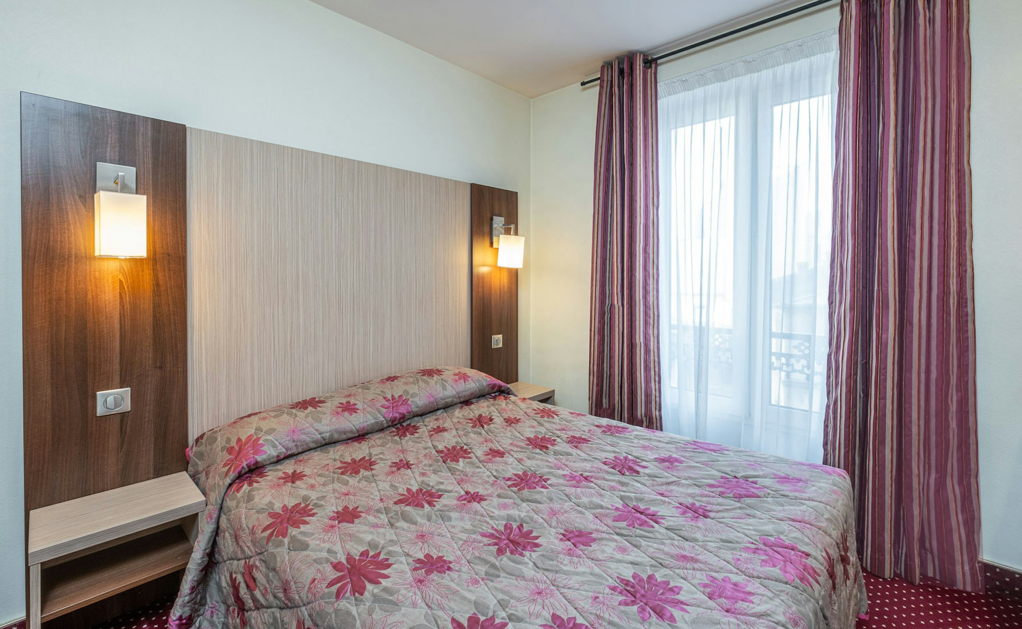 HOTEL TERMINUS MONTPARNASSE 28/63