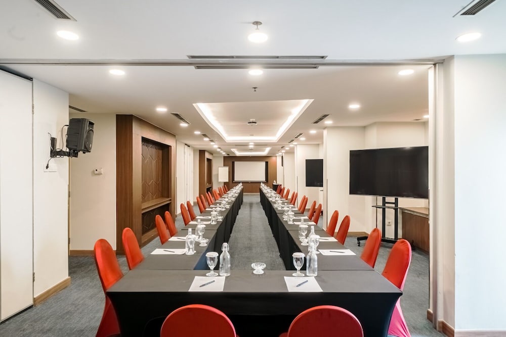 Aston Pluit Hotel and Residence 56/66