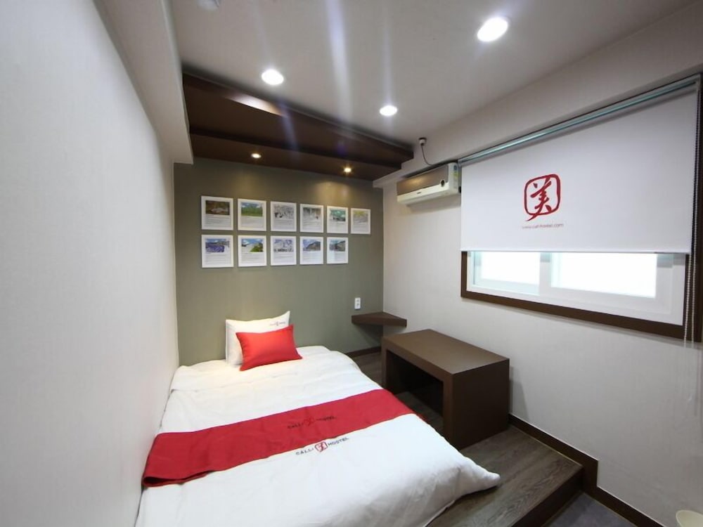 Calli Hostel 5/33