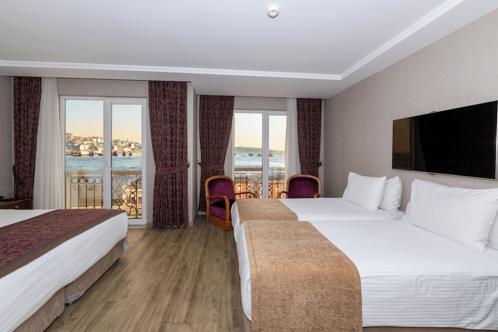 SUPERIOR, FAMILY, BOSPHORUS VIEW