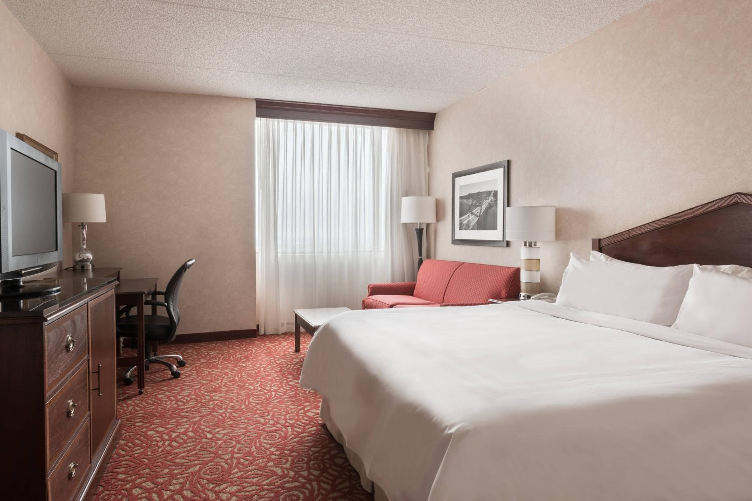 Room, King Bed, Sofa, Concierge Level