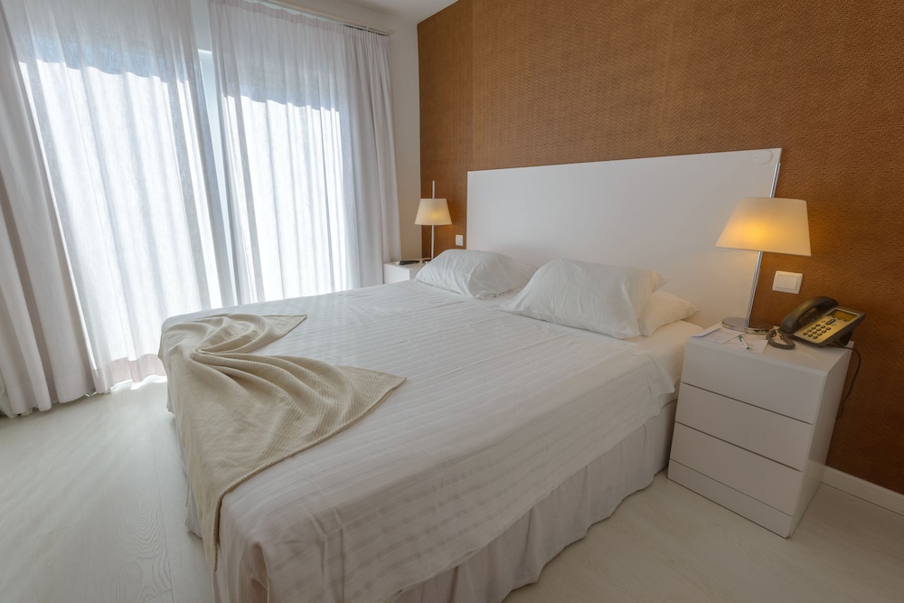 ROOM, DOUBLE BED, BALCONY
