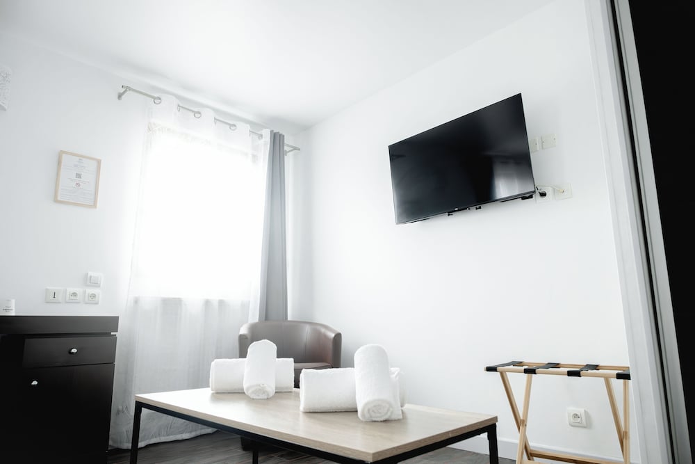 Brit Hotel Guingamp L Armor 30/50