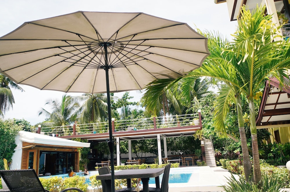 Point 303 Surf Resort 5/50