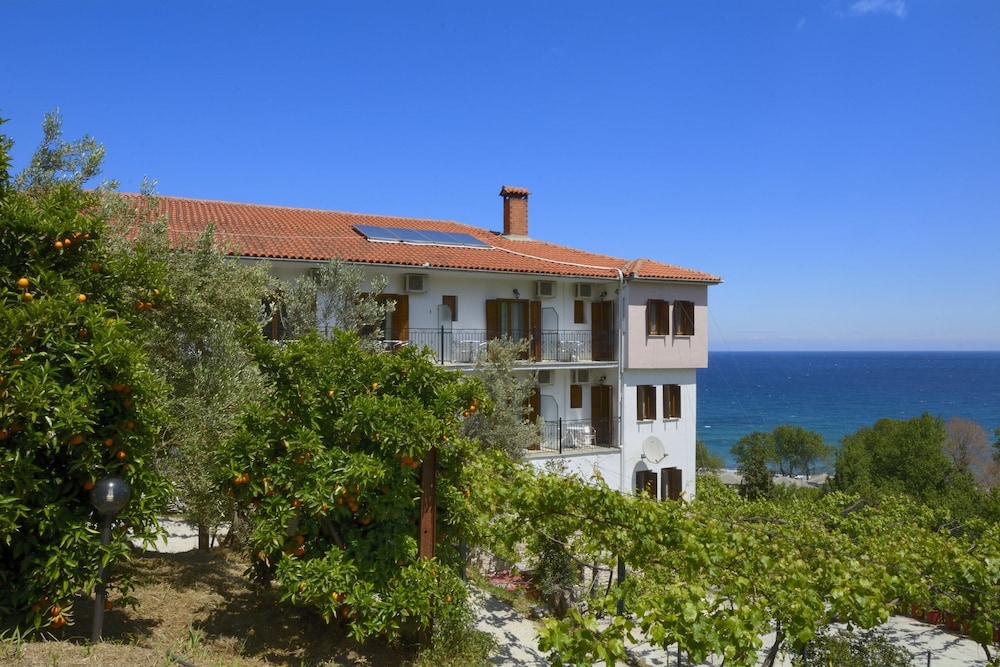 Hotel Agnadi-Horefto 8/63