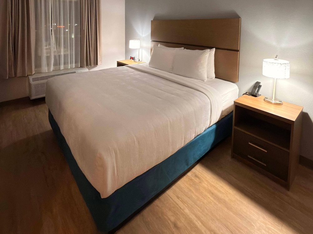 Efficiency, King Bed