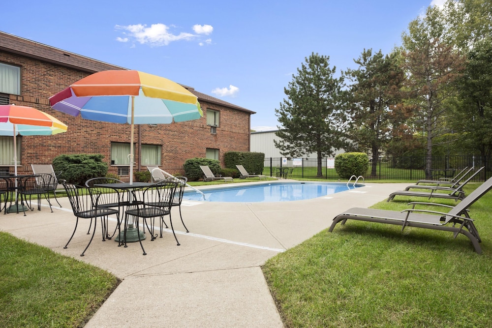 Days Inn by Wyndham Middletown 18/21