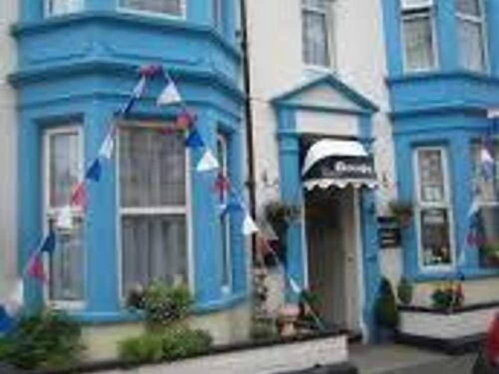 Gleneagles Guest House 1/12