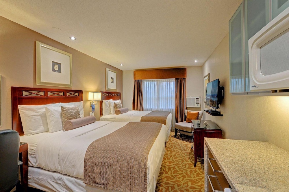 Red Lion Inn & Suites 18/69