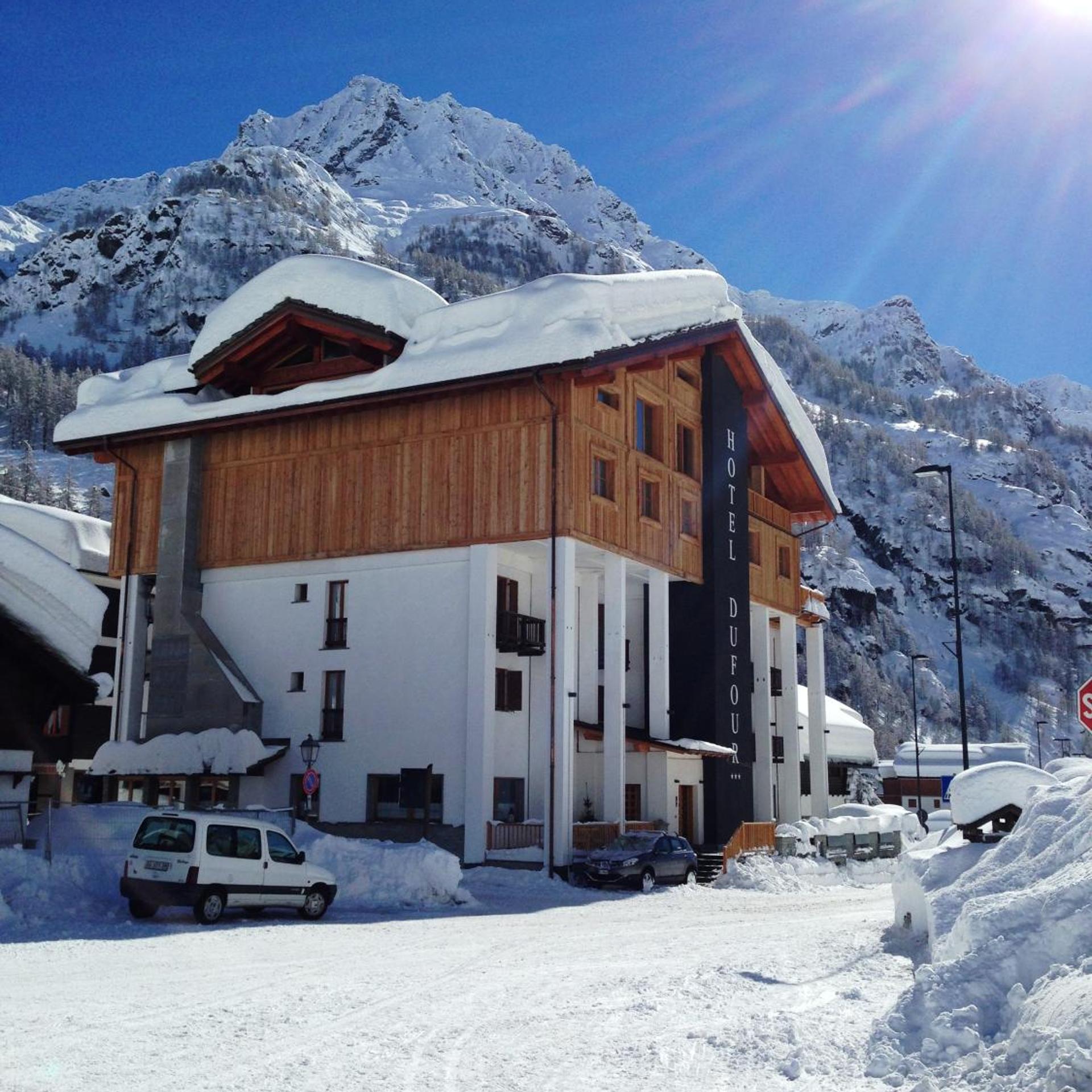 Dufour Hotel 3/42
