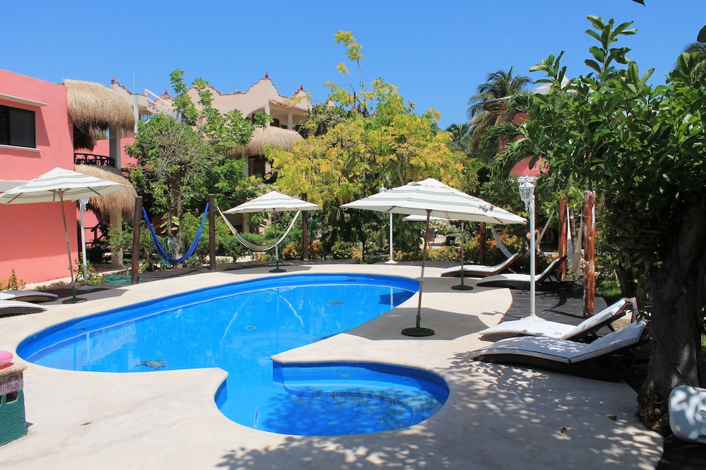 Hotel Cabanas Maria del Mar 40/43