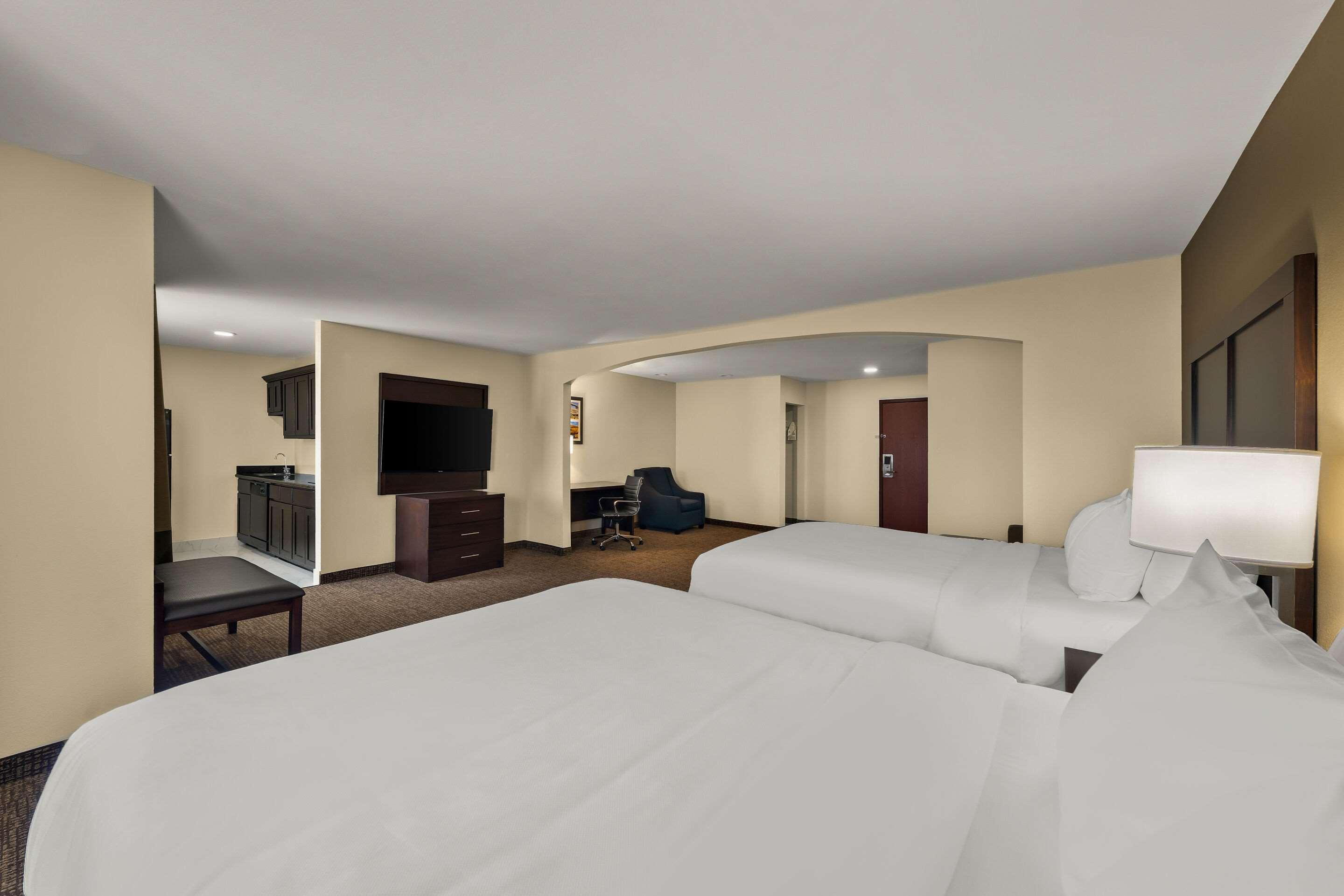 Efficiency, Suite, 2 Queen Beds