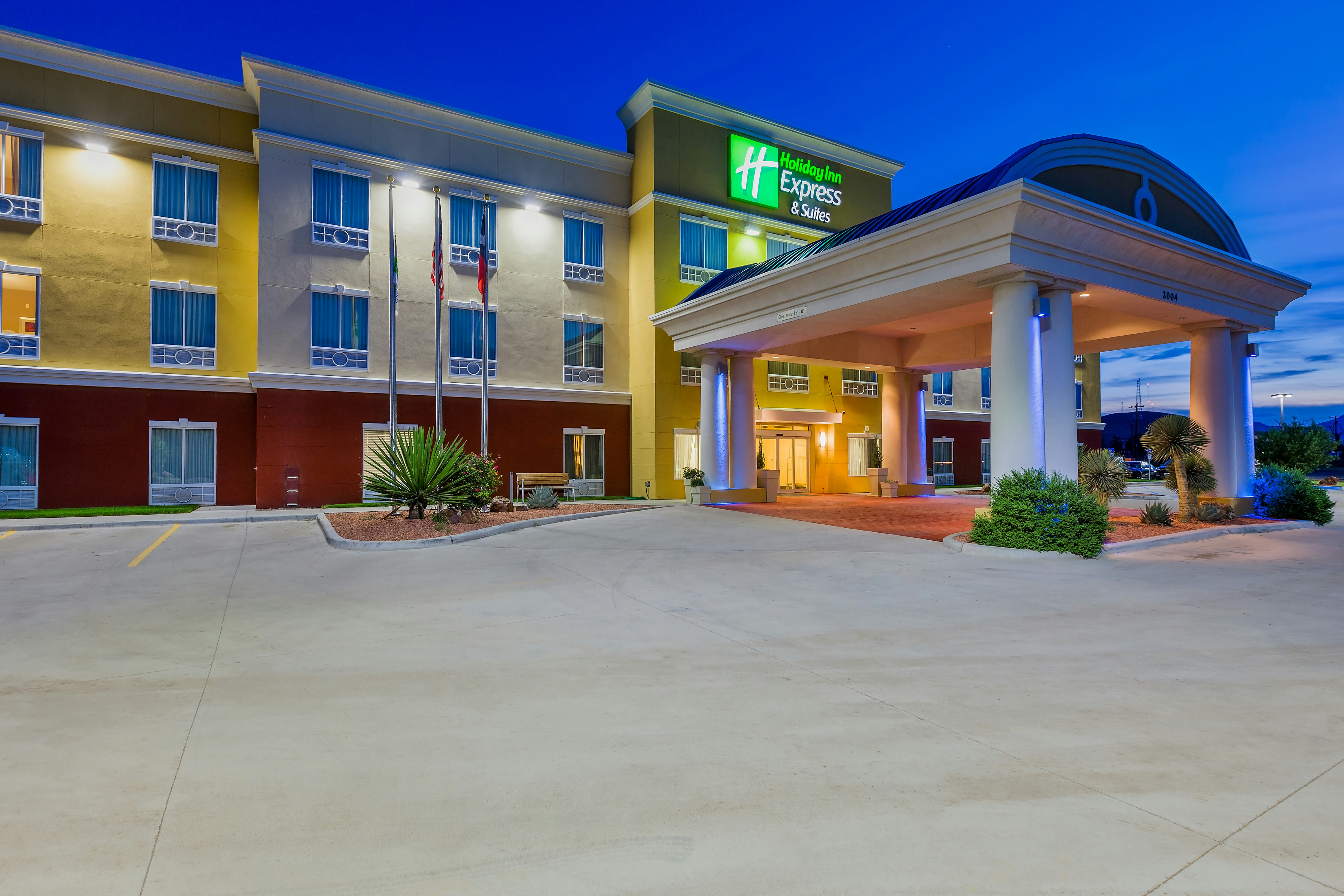Holiday Inn Express Hotel And Suites Alpine Southeast 4/53