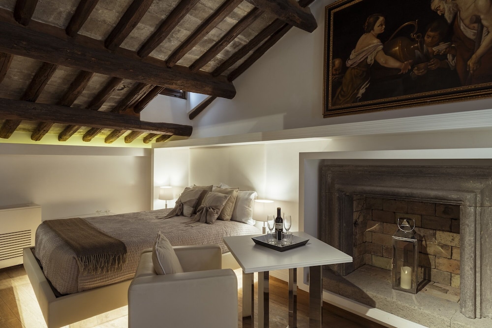 GIGLI D'ORO SUITE 24/33