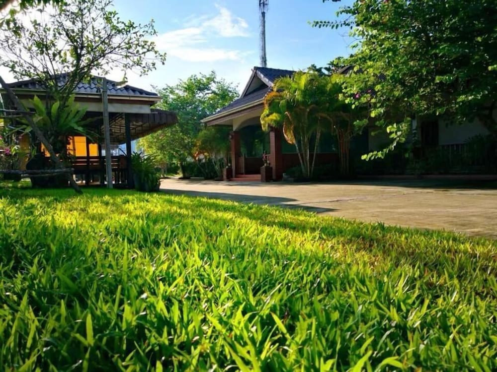 Khum Nakhon Hotel 36/47