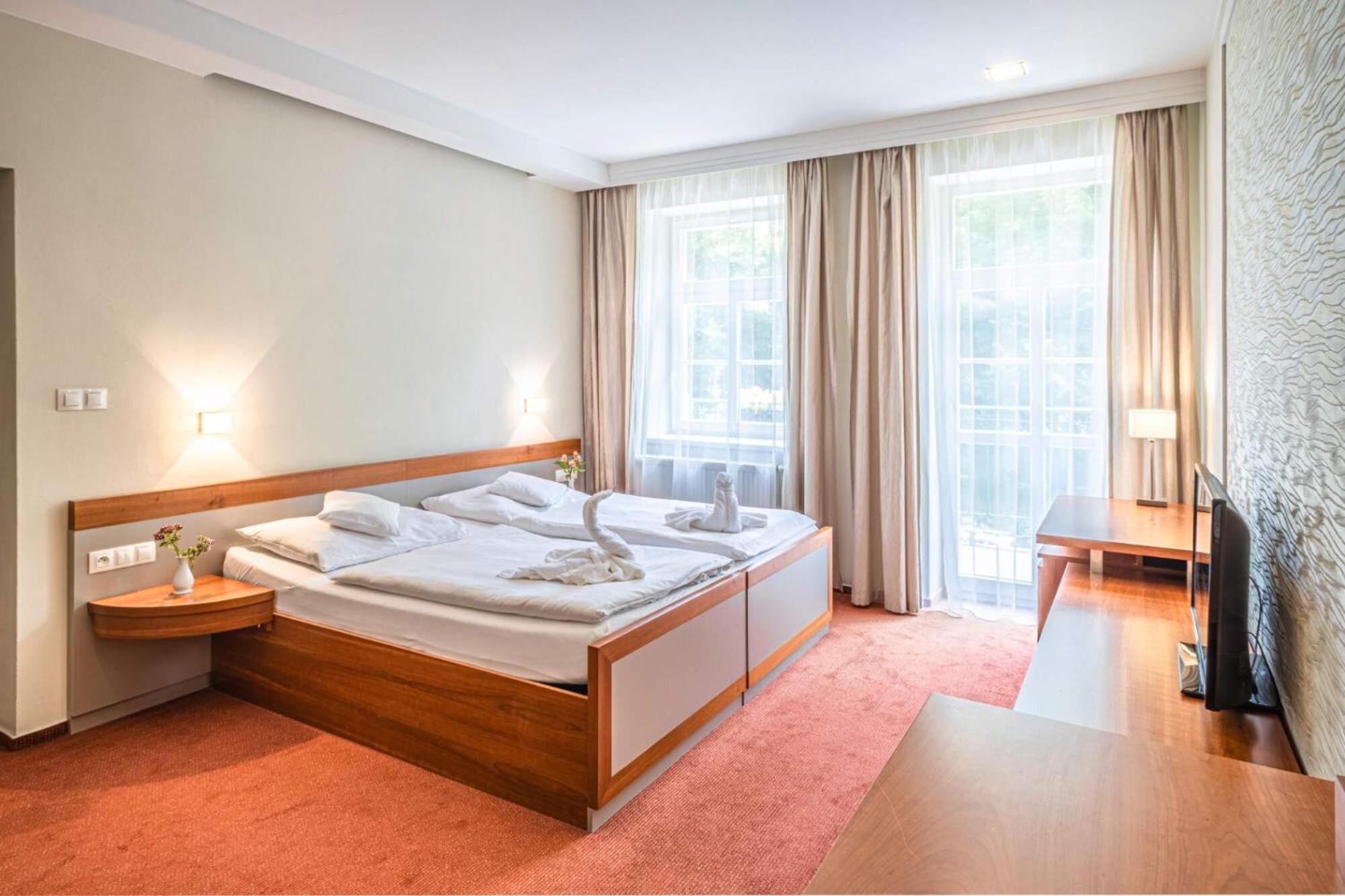 Hotel Reza 24/72