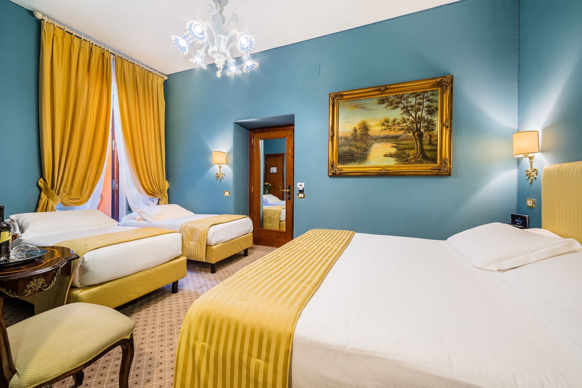 غرفة قياسية رباعية بسرير كينج وسريرين منفصلين، Hotel Scalinata Di Spagna 5/10