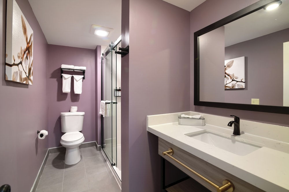 غرفة تنفيذية، Knights Inn Danvers 4/4