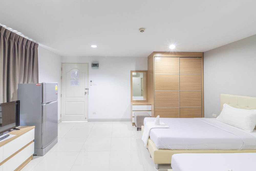 Townhouse Siam Privi Hotel 30/42