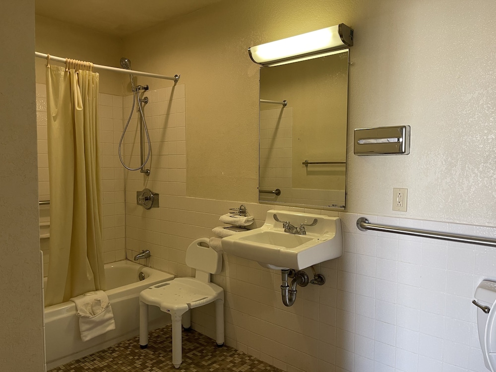 Palms Inn & Suites 49/50