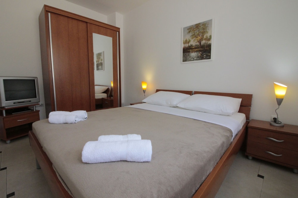 Studios & Rooms Fiesta 7/35