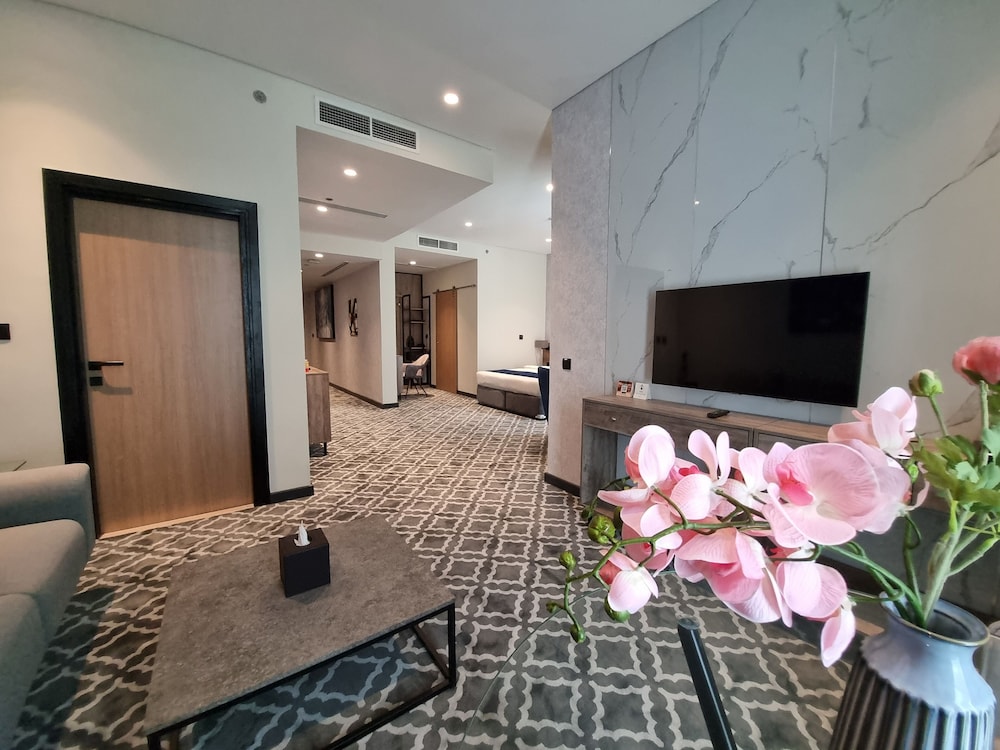 Grand Kingsgate Waterfront 38/48