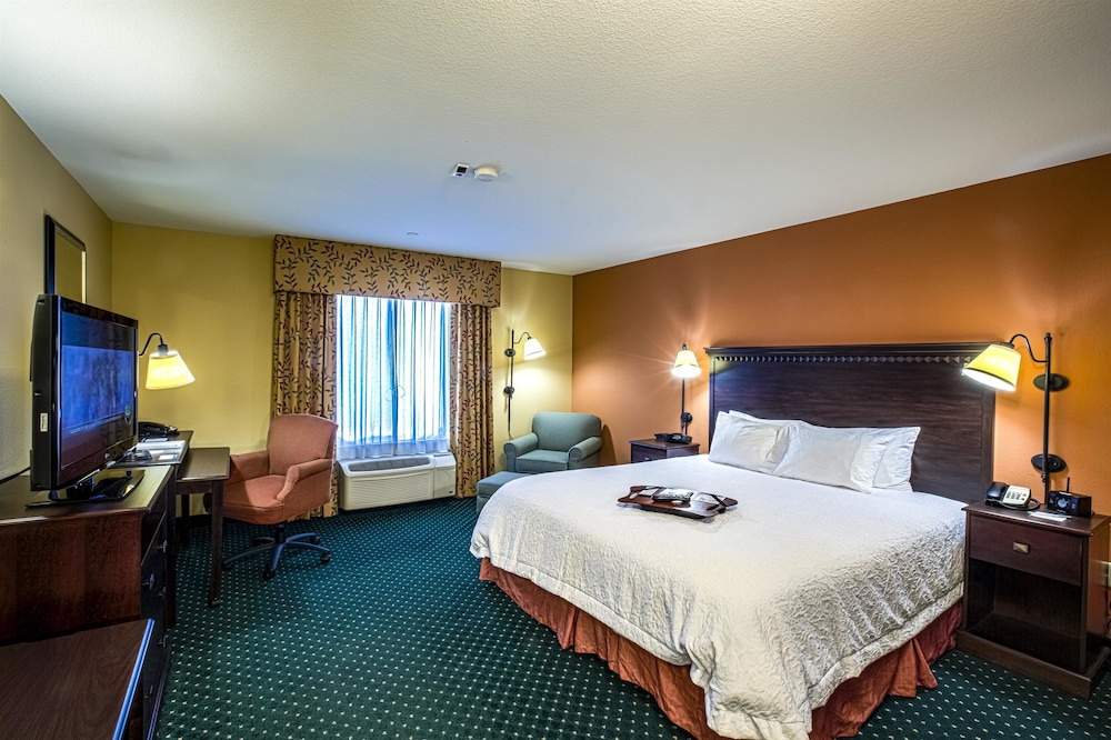 Hampton Inn and Suites Sacramento-Elk Grove Laguna I-5 16/50