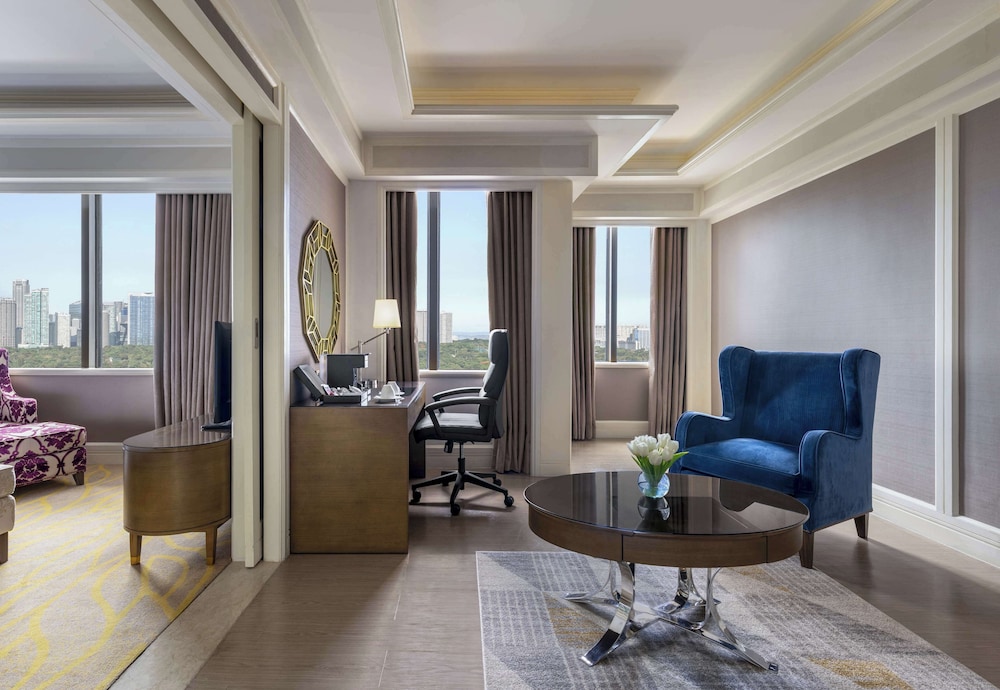 Dusit Thani Manila 44/72