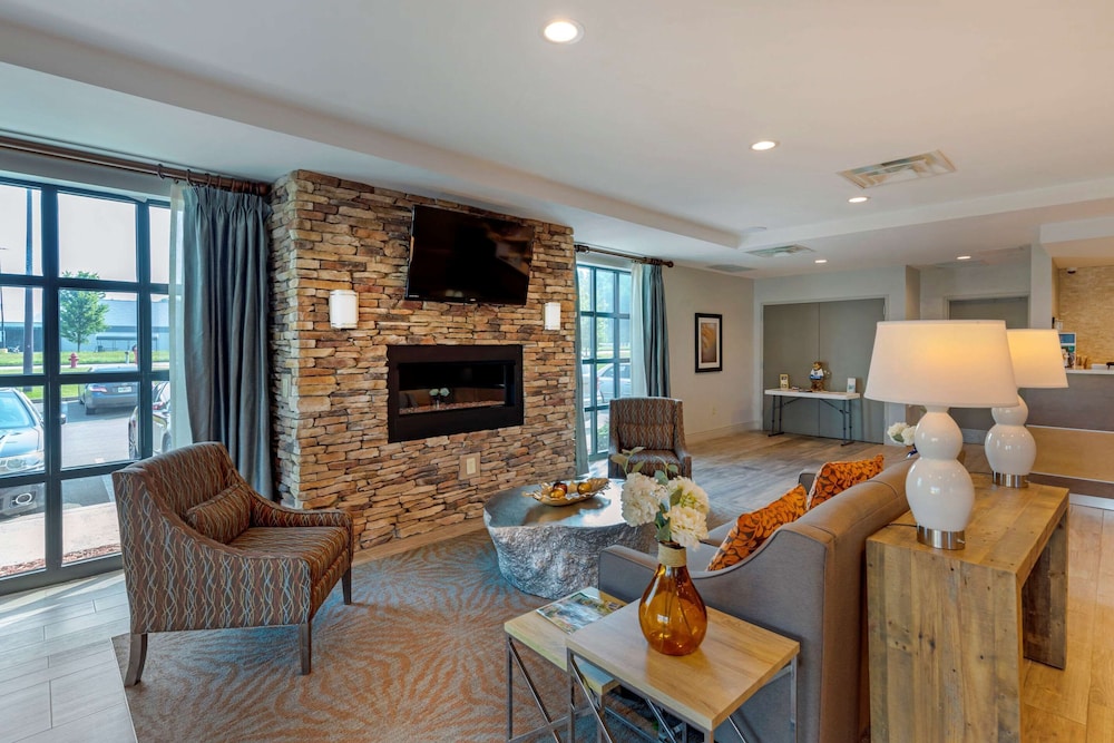 Comfort Inn & Suites East Ellijay, GA 25/41