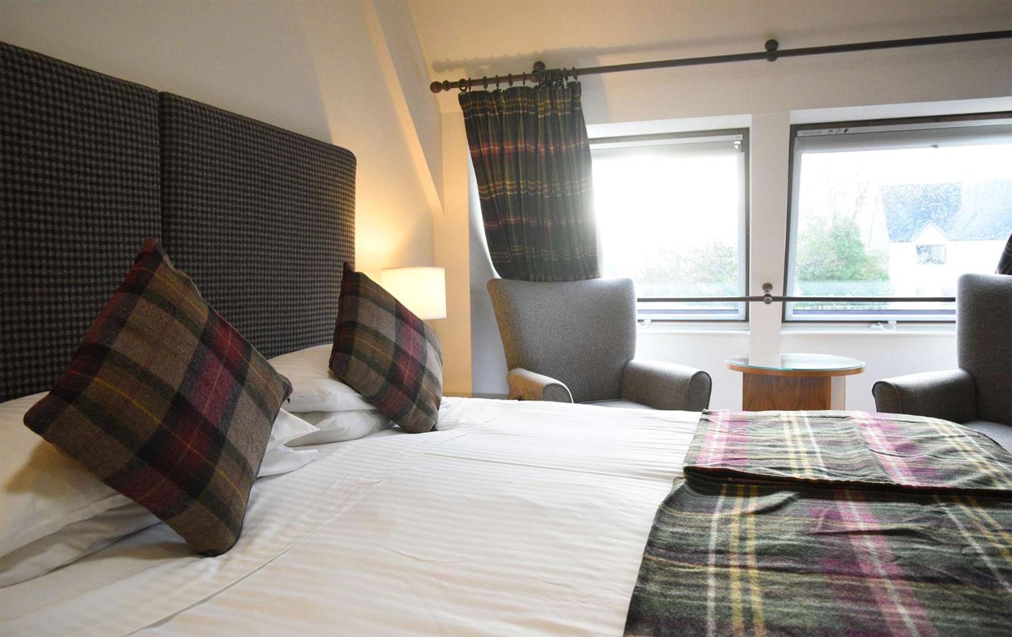 غرفة بريميير بسرير مزدوج، The Royal Hotel, Portree 5/10