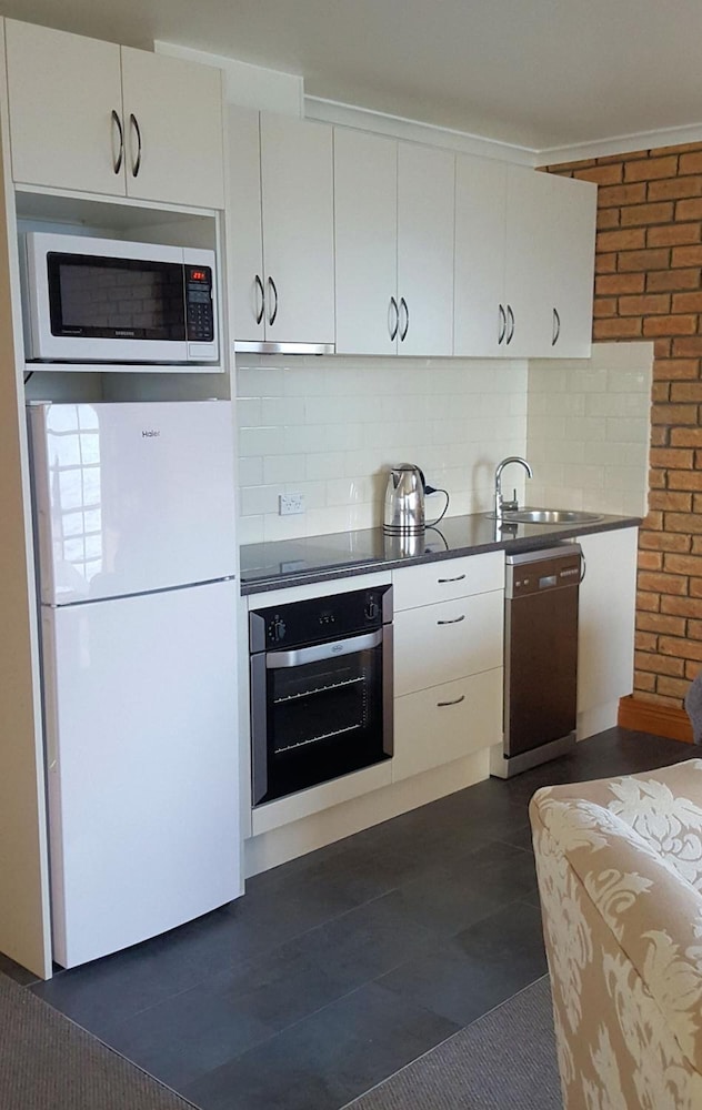 STANLEY VILLAGE WATERFRONT ACCOMMODATION 17/70