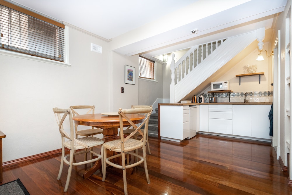 Fremantle Bed And Breakfast 4/45