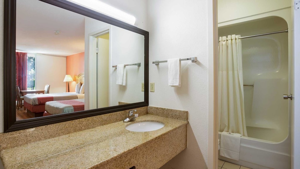 Motel6 Clarksville, TN 17/57