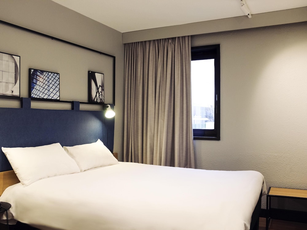 HOTEL IBIS Evry Courcouronnes 10/48