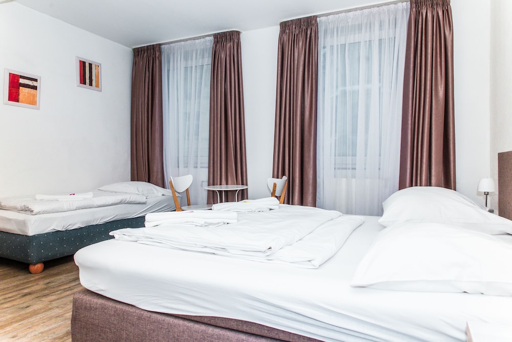 City Hotel Storch 42/59