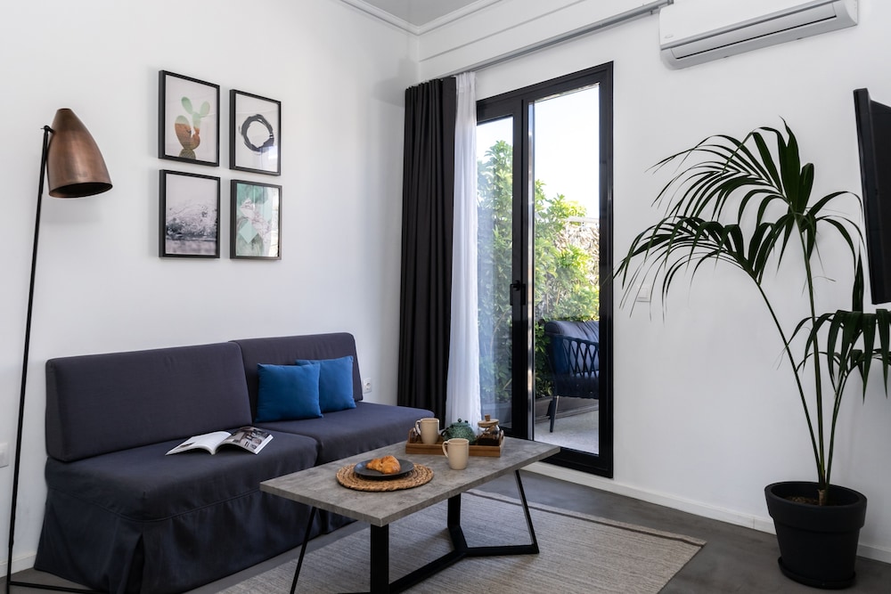 Pame House 36/50