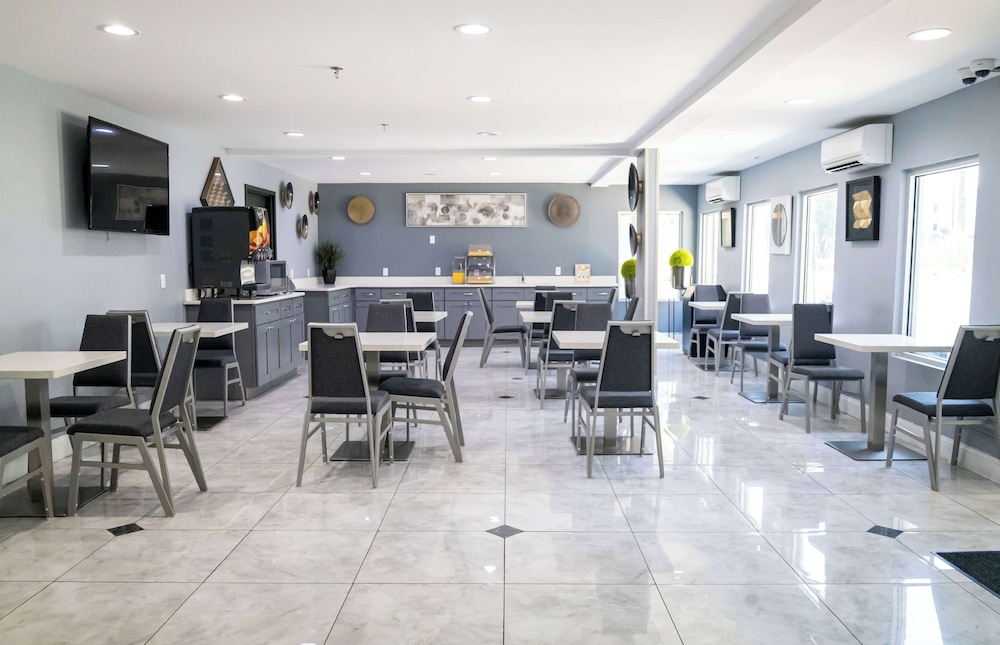 Days Inn by Wyndham College Park Atlanta Airport South 43/59