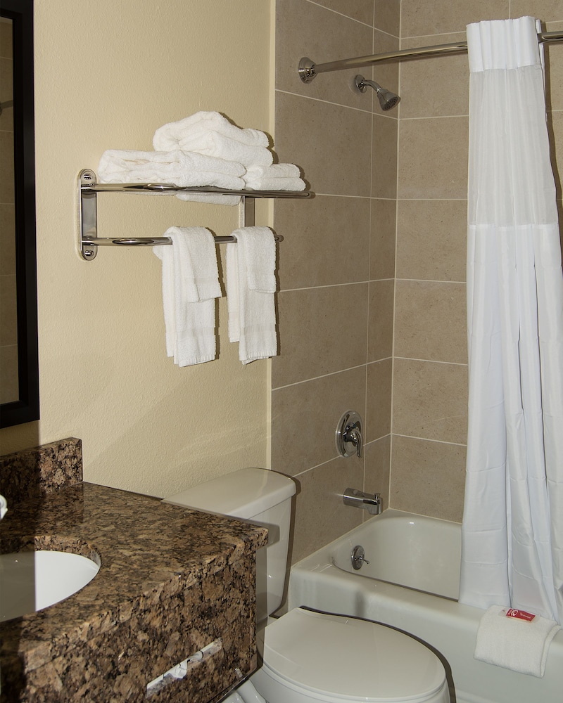 Econo Lodge Lexington Downtown Near I-81 28/29