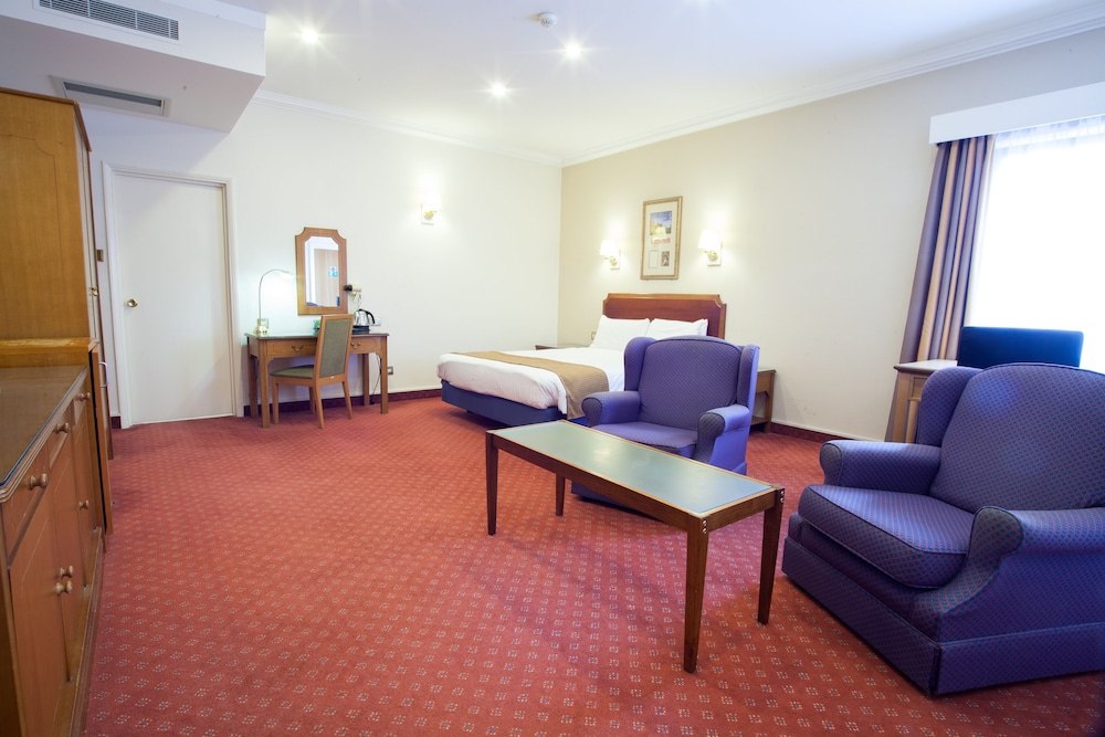 Holiday Inn Corby 45/77
