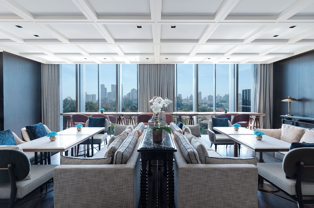 Hyatt Regency Phnom Penh 62/72