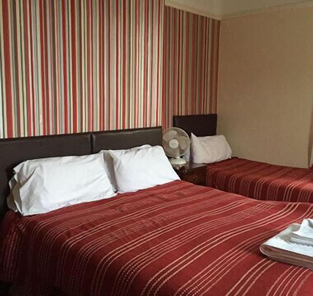 Ambrose Hotel 12/50