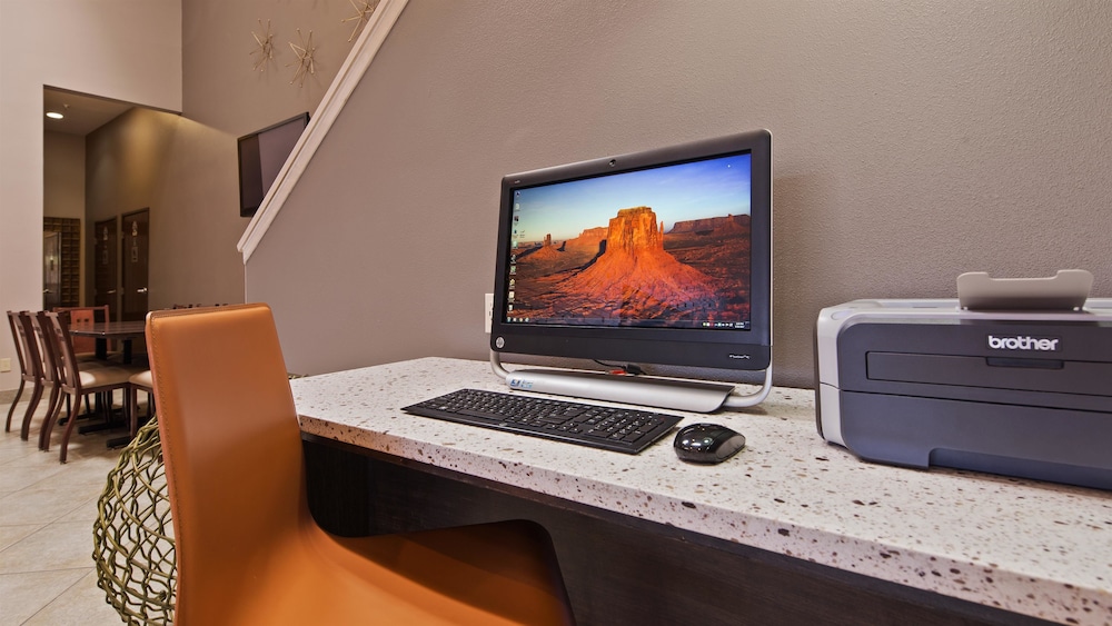 Best Western Socorro Hotel & Suites 24/36